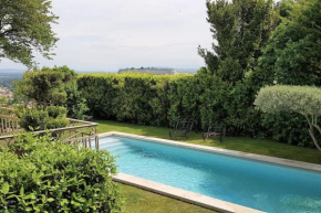 Maison Villa Provence Villeneuve les Avignon piscine vue Mont Ventoux